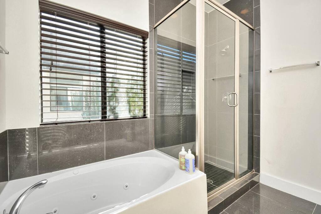 فيلا 3Br/3.5Ba Three Story East Downtown Townhouse With View هيوستن المظهر الخارجي الصورة